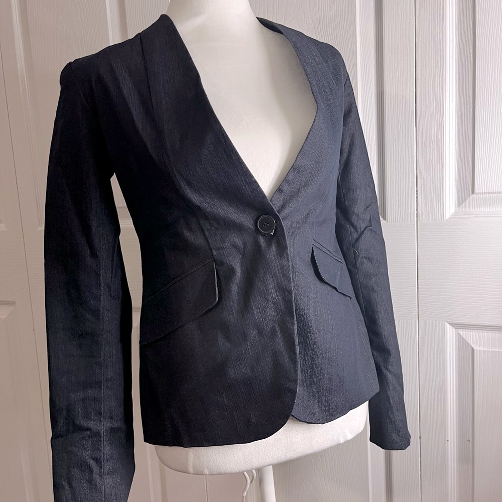 One button blazer